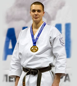 Тренер клуба карате Защита